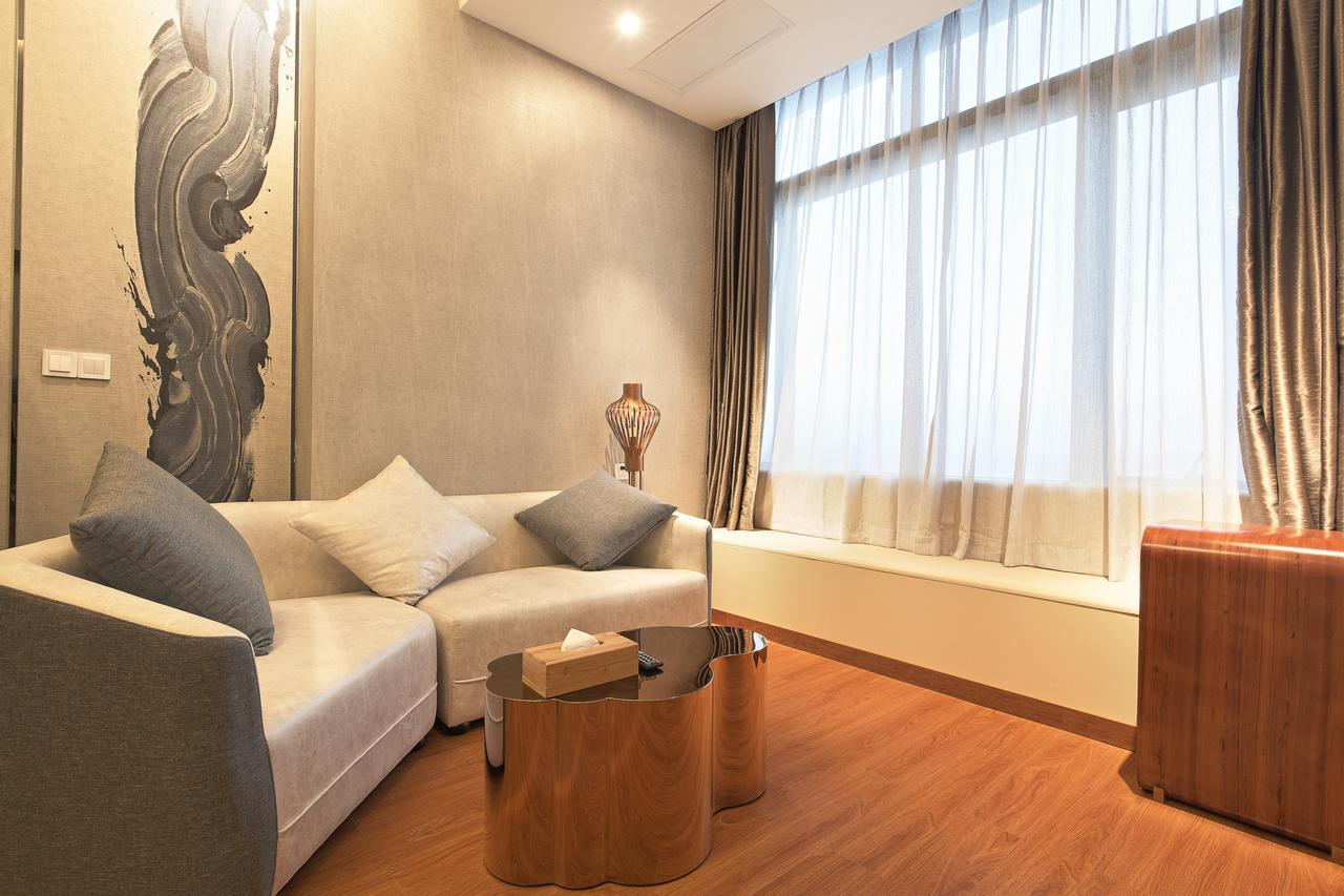 Days Inn South Guangzhou Raiway Station Экстерьер фото